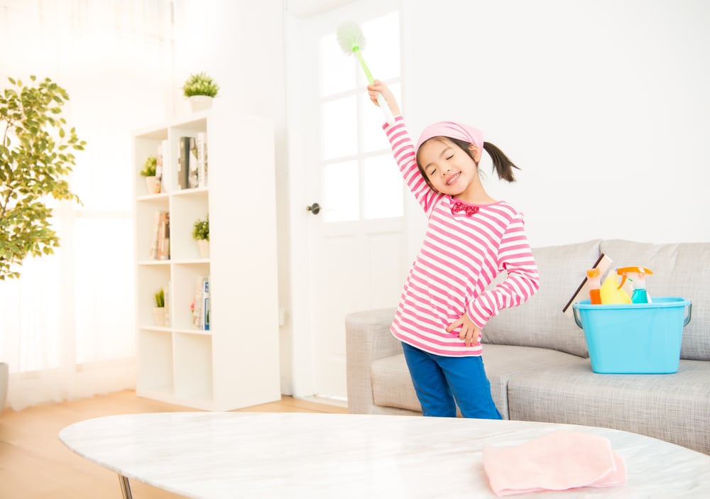 4 Non-Toxic Spring Cleaning Tips From The Pros (Parents!) - Force of Nature