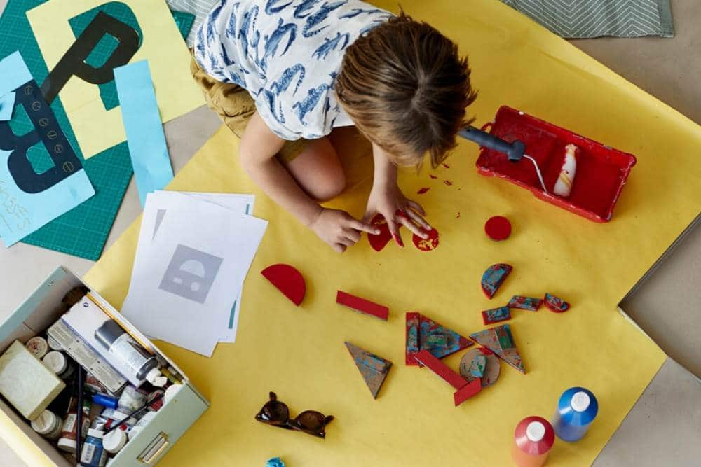 Holiday shopping: The best toys for kids make use of their imaginations,  not a screen - ABC News